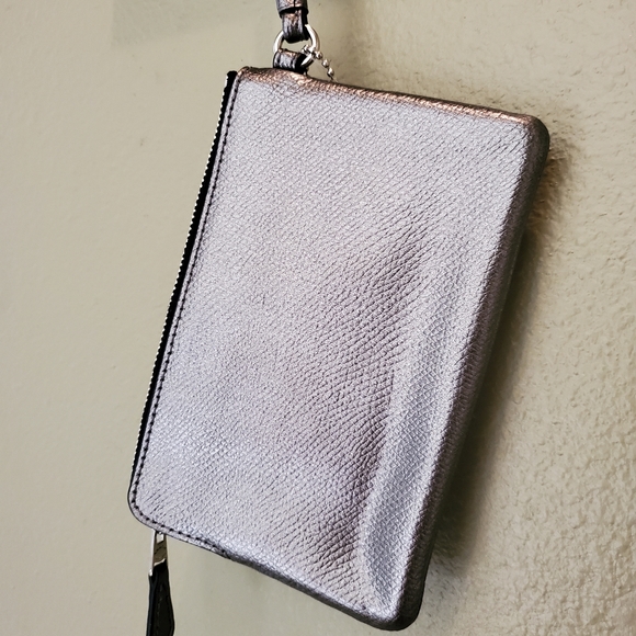 Coach Gunmetal Cross Grain Corner Zip Wrislet - Picture 2 of 7